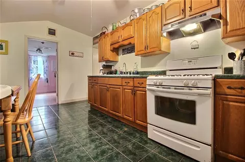 3 Cottage St, Westerly, RI 02891 photo 6
