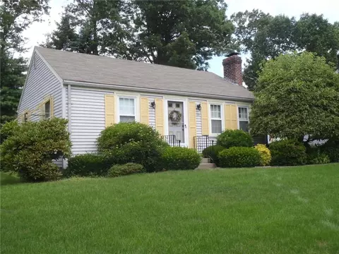 159 Hilltop Dr, Cranston, RI 02920