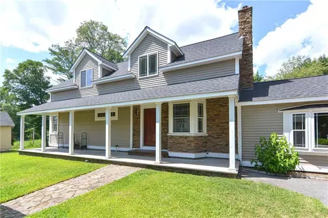 9 Manning Ct, Coventry, RI 02816