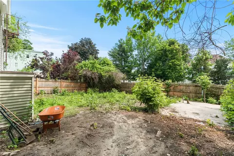 569 Robinson St, Woonsocket, RI 02895 photo 5