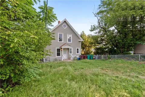 569 Robinson St, Woonsocket, RI 02895 photo 1