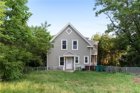 569 Robinson St, Woonsocket, RI 02895 photo 6