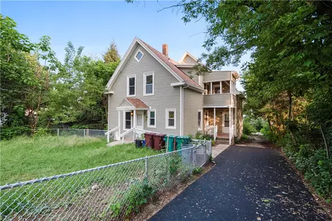 569 Robinson St, Woonsocket, RI 02895 photo 2