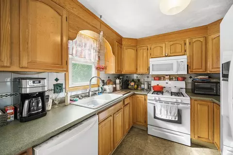 68 Jambray Ave, Warwick, RI 02886 photo 10