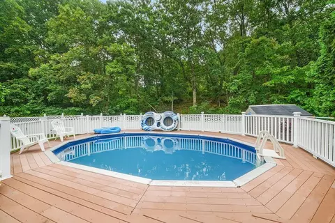 68 Jambray Ave, Warwick, RI 02886 photo 4