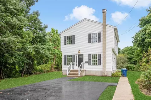 83 Maywood Ave, Warwick, RI 02889