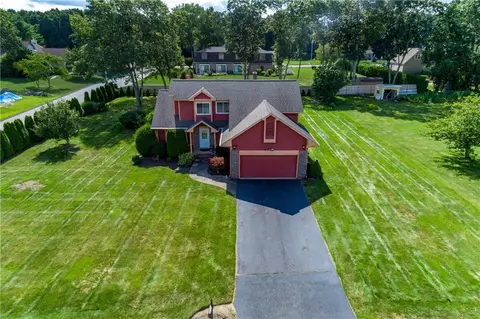 10 Cinnamon Dr, Johnston, RI 02919