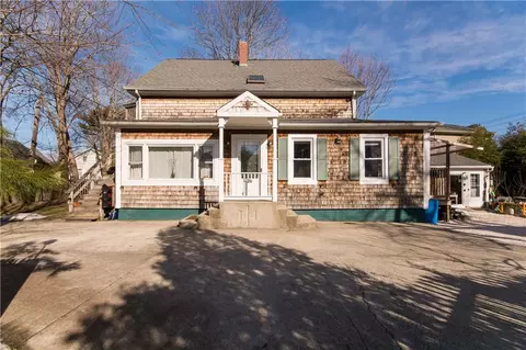 28 Wood St, Warren, RI 02885