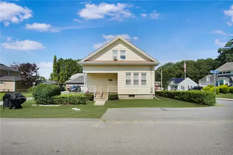 103 Reservoir St, Fall River, MA 02723