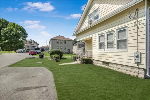 103 Reservoir St, Fall River, MA 02723 photo 4