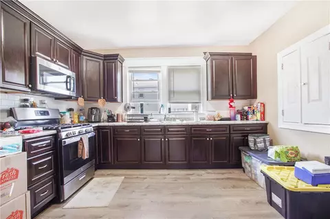 103 Reservoir St, Fall River, MA 02723 photo 18