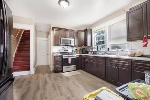 103 Reservoir St, Fall River, MA 02723 photo 20