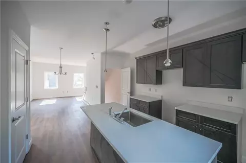19 Danforth St, Providence, RI 02908 photo 8
