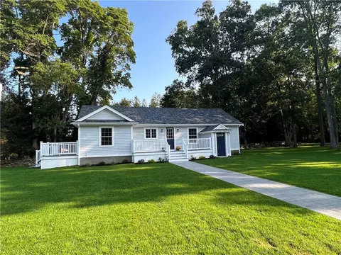 71 Old Stone Church Rd, Little Compton, RI 02837