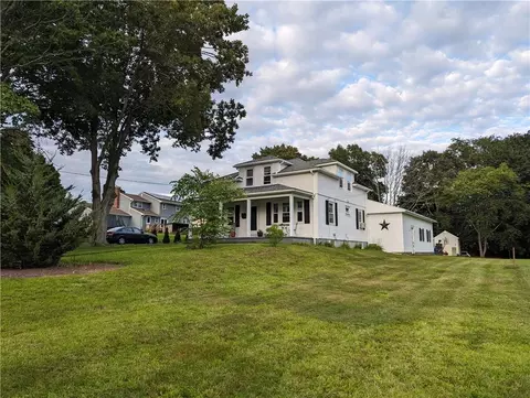 39 Edward St, Coventry, RI 02816