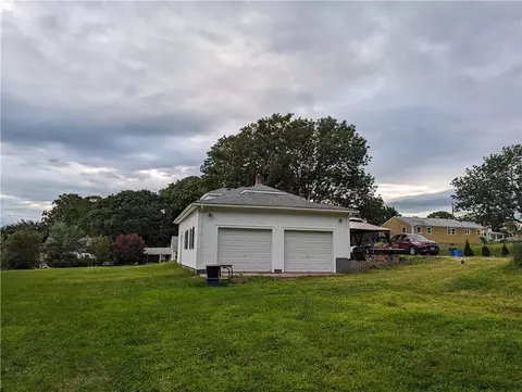 39 Edward St, Coventry, RI 02816 photo 5