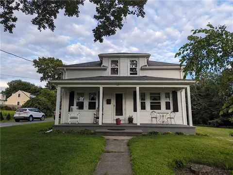 39 Edward St, Coventry, RI 02816 photo 3
