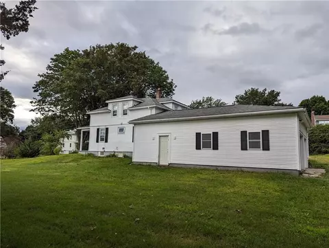 39 Edward St, Coventry, RI 02816 photo 4