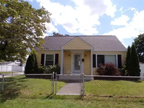 65 Dawson St, Pawtucket, RI 02861
