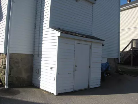 88 Oak St, Westerly, RI 02891 photo 5