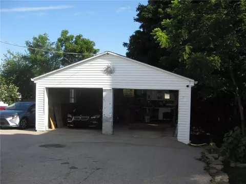 88 Oak St, Westerly, RI 02891 photo 4