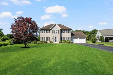 161 Misty Meadow Ln, North Kingstown, RI 02852