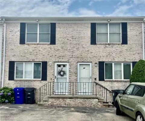 12 Sunflower Cir #22-103, North Providence, RI 02911
