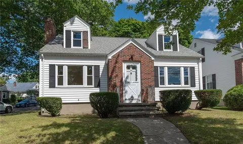 393 Sharon St, Providence, RI 02908