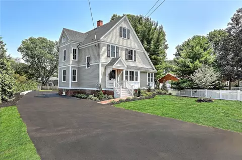 72 Rumstick Rd, Barrington, RI 02806