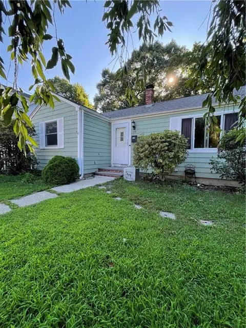 108 Western Promenade, Cranston, RI 02905