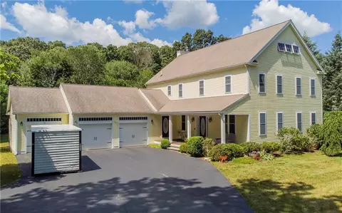 82 Hillside Rd, Cumberland, RI 02864