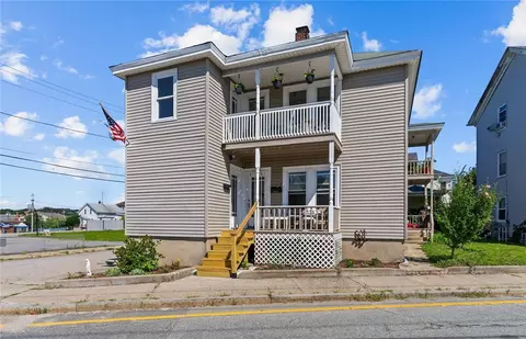 15 Roberts St, West Warwick, RI 02893