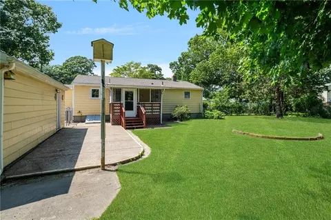 78 Custer St, Warwick, RI 02889 photo 5