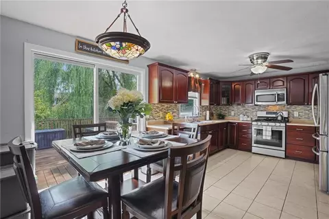 80 Hazard Ave, Warwick, RI 02889 photo 4