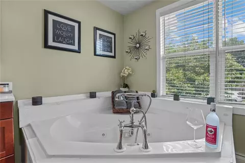 80 Hazard Ave, Warwick, RI 02889 photo 8