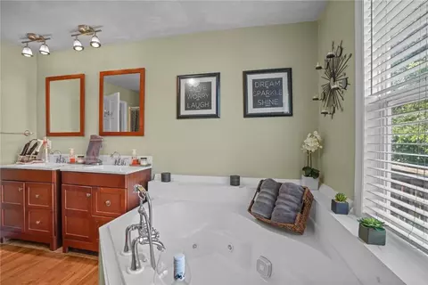 80 Hazard Ave, Warwick, RI 02889 photo 9