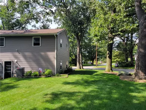 118 Edmond Dr, Warwick, RI 02886 photo 8
