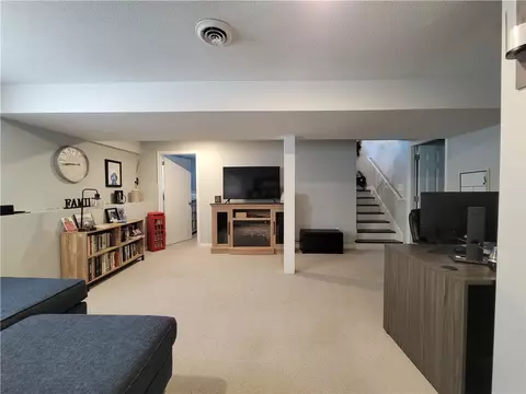 118 Edmond Dr, Warwick, RI 02886 photo 6