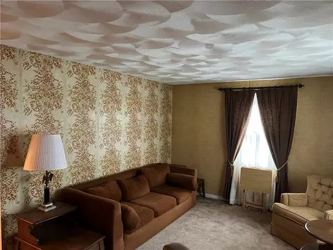 86 Adrian St, Warwick, RI 02886 photo 2