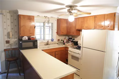 86 Adrian St, Warwick, RI 02886 photo 7