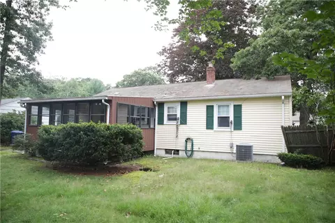 86 Adrian St, Warwick, RI 02886 photo 3