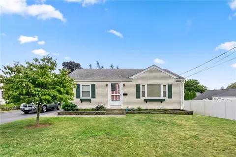 55 Greenwich Ave, East Providence, RI 02914