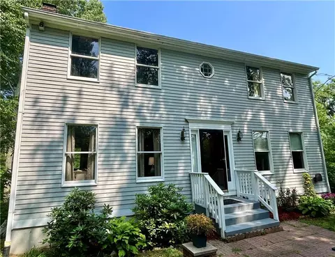 20 Boulder Dr, Richmond, RI 02812