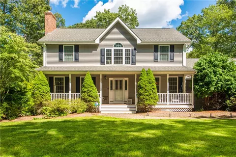 180 Twin Brook Ln, Coventry, RI 02816