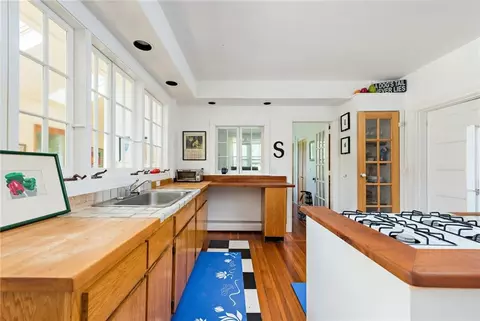 22 Main St, Little Compton, RI 02837 photo 9