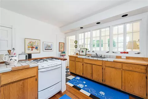 22 Main St, Little Compton, RI 02837 photo 8