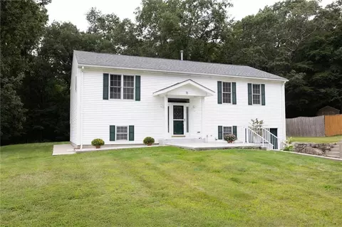 11 Walker Ln, Coventry, RI 02816