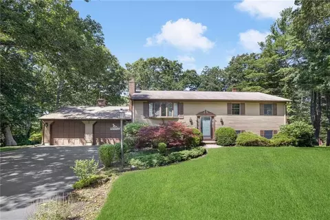 41 Inez Dr, North Kingstown, RI 02852