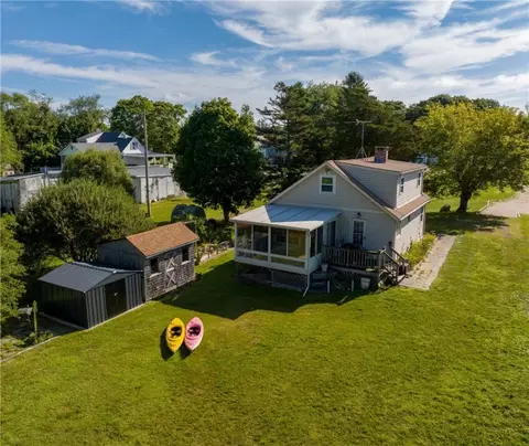1031 Old Stafford Rd, Tiverton, RI 02878