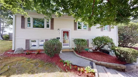 13 Larchmont Dr, Coventry, RI 02816